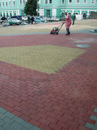 Укладка тротуарной брусчатки в Краснодаре